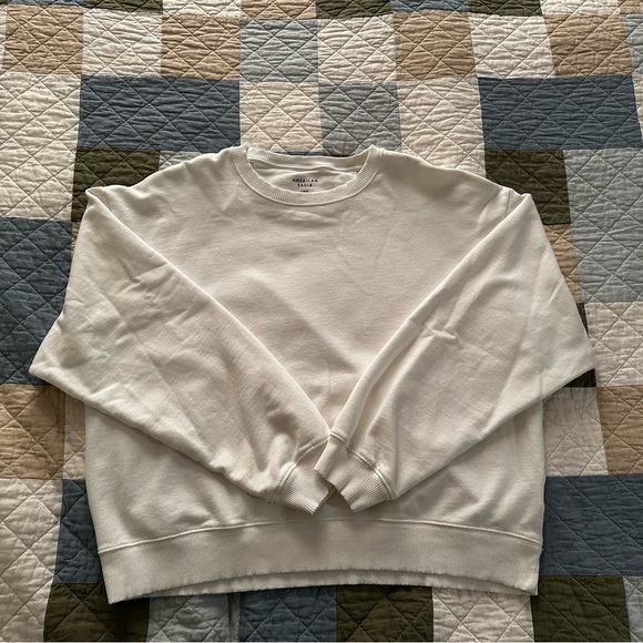 American Eagle Outfitters Tops - American Eagle Women’s Plain Sweatshirt
